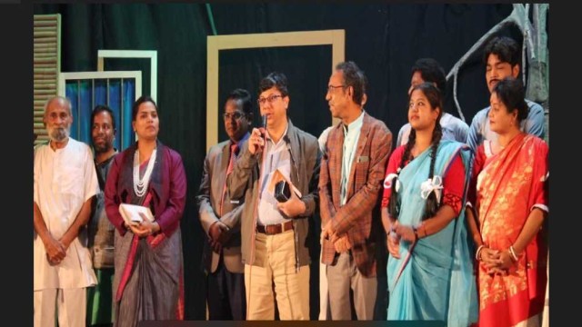 ময়মনসিংহে বাংলা নাটক পোড়ো বাড়ী মঞ্চায়ন অনুষ্ঠানে জেলা প্রশাসক