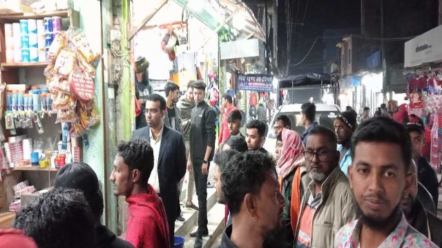 কলাপাড়ায় ১৩ ব্যবসায়ীকে জরিমানা