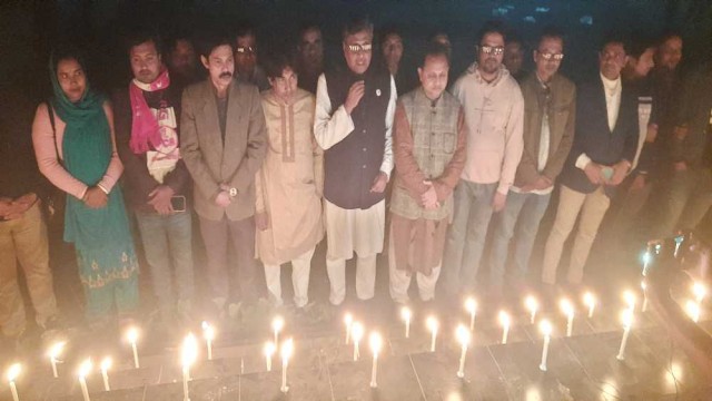 ফুলবাড়িয়ায় শহীদ বুদ্ধিজীবী দিবসের আলোর মিছিলে এডঃ ইমদাদুল হক সেলিম