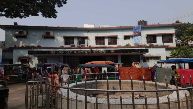 গাইবান্ধায় শীতে বাড়ছে শিশু রোগ, সুরক্ষায় চিকিৎসকের পরামর্শ