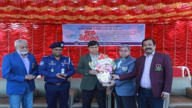 ময়মনসিংহে অনুর্ধ্ব-১৪ জাতীয় ক্রিকেট টুর্নামেন্ট উদ্বোধন করেছেন জেলা প্রশাসক