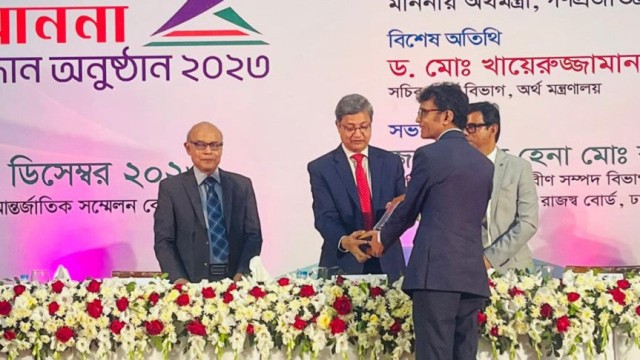 ১৪১ ব্যক্তি-প্রতিষ্ঠান পেল সেরা করদাতার সম্মান