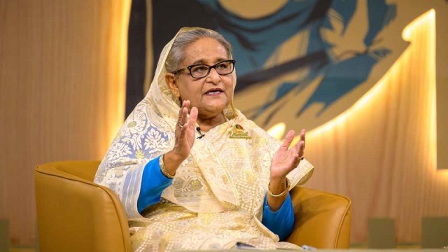ইশতেহার নিয়ে তরুণদের মতামত জেনেছেন শেখ হাসিনা