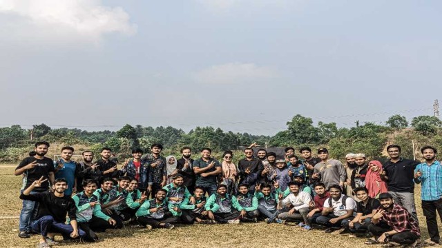 সুপার ওভারের নাটকীয়তা শেষে টসে ভাগ্য নির্ধারণ