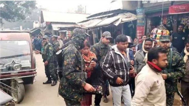সরকারি কাজে বাঁধা : এক ব্যক্তিকে কারাদণ্ড, স্থানীয়দের বিক্ষোভ