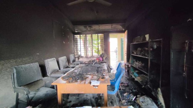 কালিয়াকৈরে সরকারী প্রাথমিক বিদ্যালয়ের অফিস কক্ষে আগুন