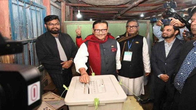 ভোট দিলেন ওবায়দুল কাদের