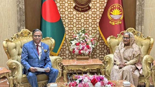 শেখ হাসিনাকে প্রধানমন্ত্রী পদে নিয়োগের সিদ্ধান্ত