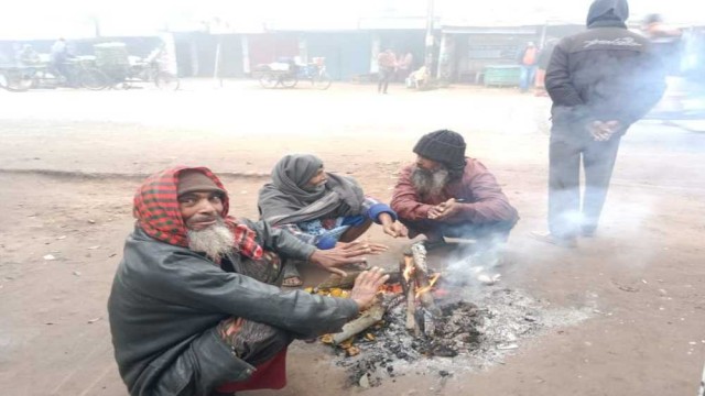 হাড় কাঁপানো শীতে কাবু রাণীশংকৈলের জনজীবন !