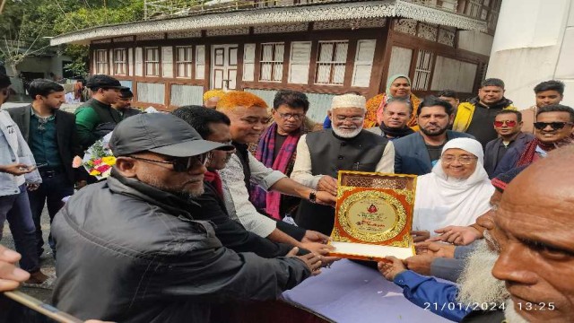 নবনির্বাচিত সংসদ সদস্যর হাতে ডাসার উপজেলা উন্নয়নের চাবি দিয়ে সংবর্ধনা