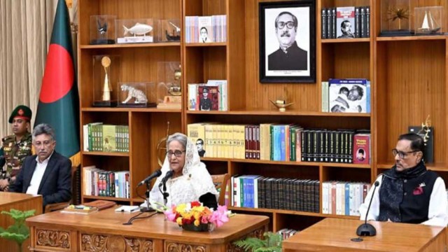 সংসদে কার্যকরী ভূমিকা রাখতে স্বতন্ত্র সদস্যদের প্রতি আহ্বান জানিয়েছেন প্রধানমন্ত্রী