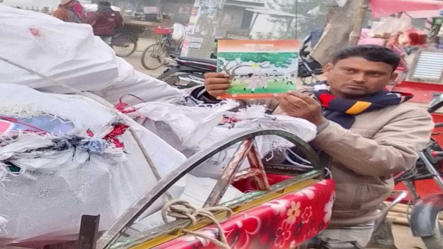নওগাঁয় টেন্ডার ছাড়াই কেজি দরে পাঠ্যবই বিক্রি, প্রতিষ্ঠান প্রধানকে শোকজ