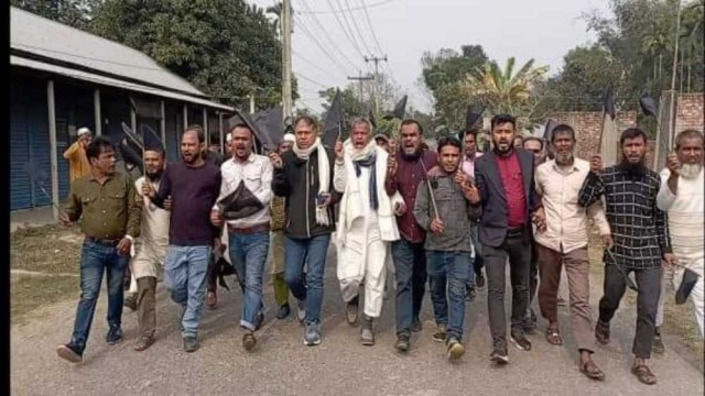 ৩০ গজে আটকে গেল বিএনপির কালো পতাকা মিছিল