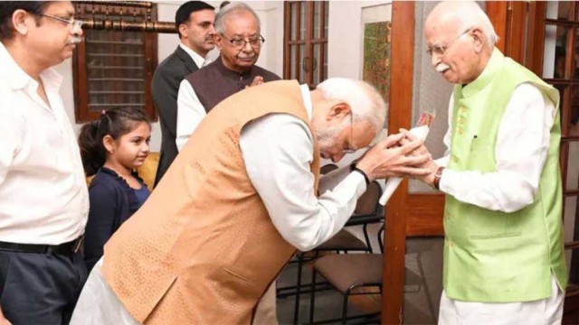 লালকৃষ্ণ আদভানিকে ‘ভারতরত্ন’ দেওয়ার ঘোষণা নরেন্দ্র মোদির
