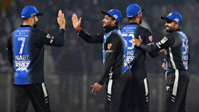 সিলেট স্ট্রাইকার্সকে ৭৭ রানে হারিয়ে শীর্ষে রংপুর রাইডার্স