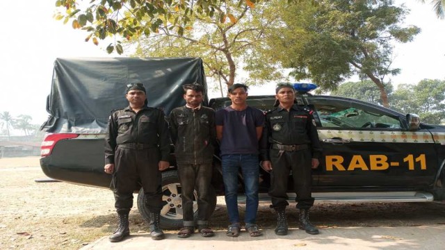নরসিংদীতে র্যাবের অভিযানে ফেন্সিডিল উদ্ধার, আটক ২