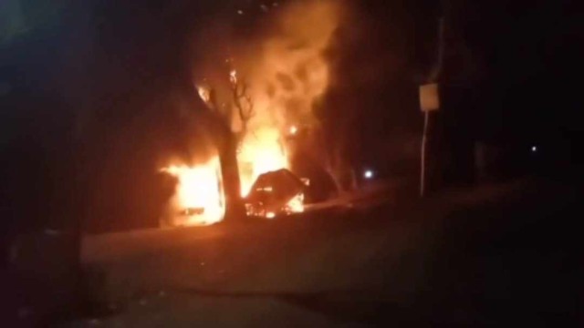 ডাসারে প্রতিবন্ধীর বেঁচে থাকার একমাত্র অবলম্বন আগুনে পুড়ে ছাই