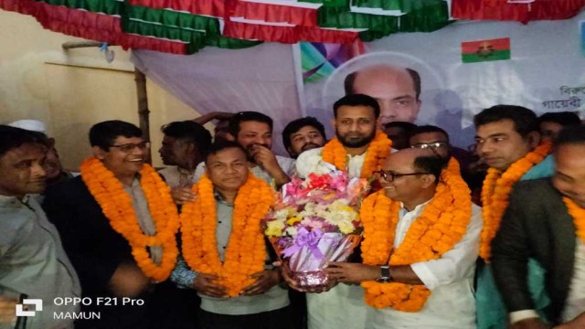 ফুলবাড়িয়ায় কেন্দ্রীয় যুবদল নেতার সংবর্ধনা ও আলোচনা সভা