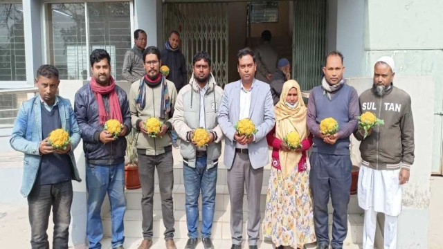 রঙিন ফুলকপি চাষে আগ্রহ বাড়ছে বালিয়াডাঙ্গীর কৃষকদের