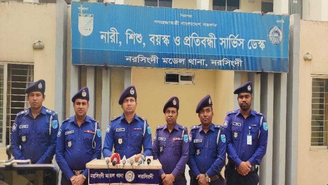নরসিংদীতে খুনের ৪ ঘন্টার ব্যবধানে খুনীকে গ্রেপ্তার করলো পুলিশ