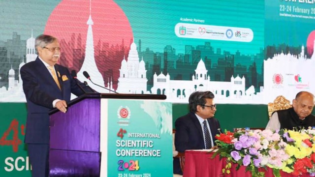 দরিদ্রদের জন্য চিকিৎসাসেবা আরো সহজ করার উপর জোর দিয়েছেন রাষ্ট্রপতি