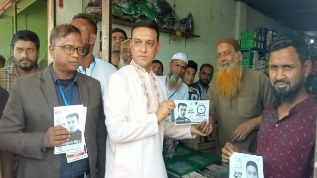 ভোটারদের দুয়ারে দুয়ারে যাওয়ার চেষ্টা করছি : মেয়র প্রার্থী ইকরামুল হক টিটু