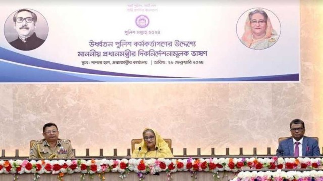 নতুন নতুন অপরাধ মোকাবেলায় পুলিশ বাহিনীকে প্রস্তুতি নিতে হবে : প্রধানমন্ত্রী