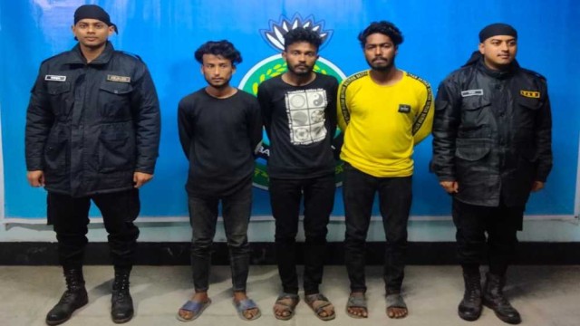 কিশোরগঞ্জে র্যাবের হাতে ছিনতাইকারী চক্রের তিন সদস্য আটক