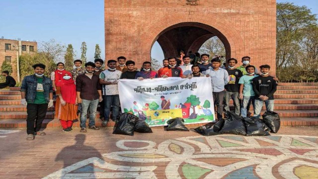 জাবিতে ভর্তি পরীক্ষা পরবর্তী পরিষ্কার অভিযান 