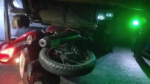 গাইবান্ধায় ট্রাকচাপায় দুই মোটরসাইকেল আরোহী নিহত