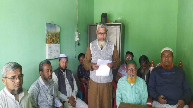 রাণীশংকৈলে সরকারি রাস্তা জবর দখল করায় সাংবাদিক সম্মেলন