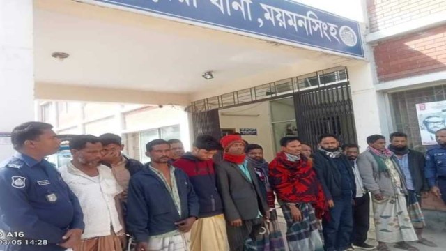 ফুলবাড়িয়ায় ১০ জুয়াড়ি গ্রেফতার