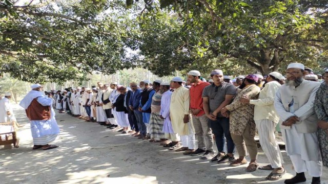 মোটরসাইকেল দুর্ঘটনায় প্রাণ গেল সাংবাদিক পুত্রের