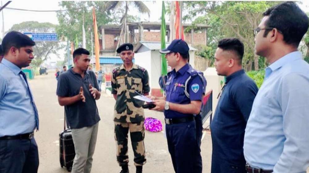 ভারতে কারাভোগ শেষে নিজ দেশে ফিরলেন দুই বাংলাদেশি