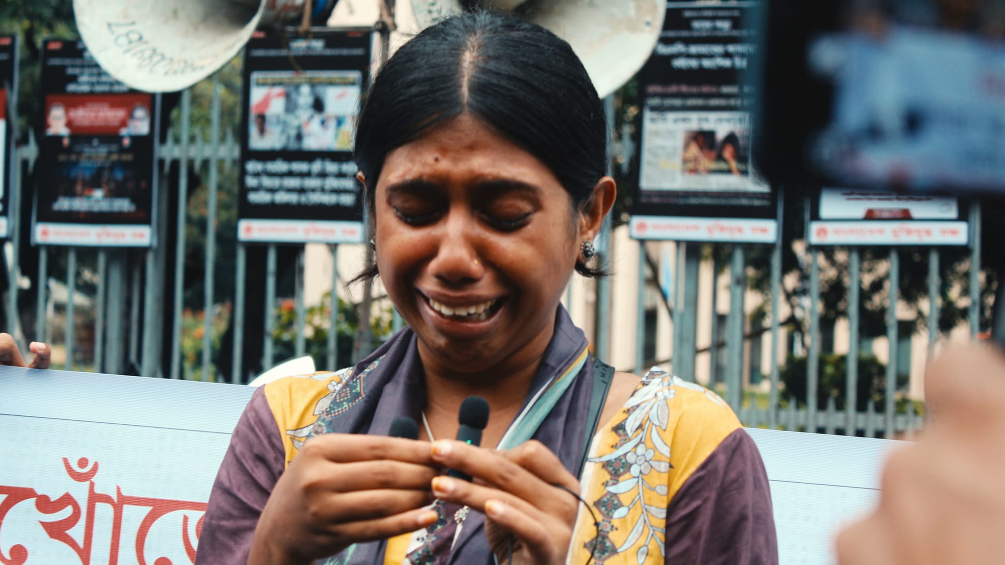 ‘ঐ খুলনা শহর ছেড়ে দিব শুধু আমার মারে ফিরিয়ে দিন’