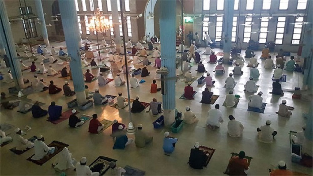 বুধবার (২১ জুলাই) সকাল ৭টায় ঈদুল আজহার প্রথম জামাত অনুষ্ঠিত হয়েছে জাতীয় মসজিদ বায়তুল মোকাররমে-ছবি: সংগৃহীত 
