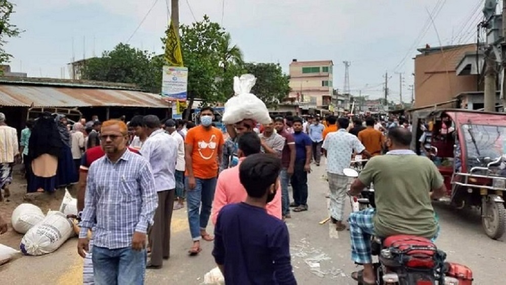 রাজশাহী গোদাগাড়ীতে লরি চাপায় ২ পথচারী নিহত হয়েছে-ছবি: সংগৃহীত 