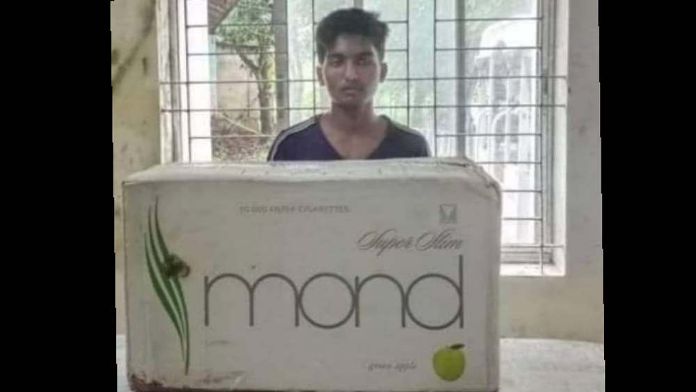 বান্দরবানে বিদেশী সিগারেটসহ রোহিঙ্গা আটক