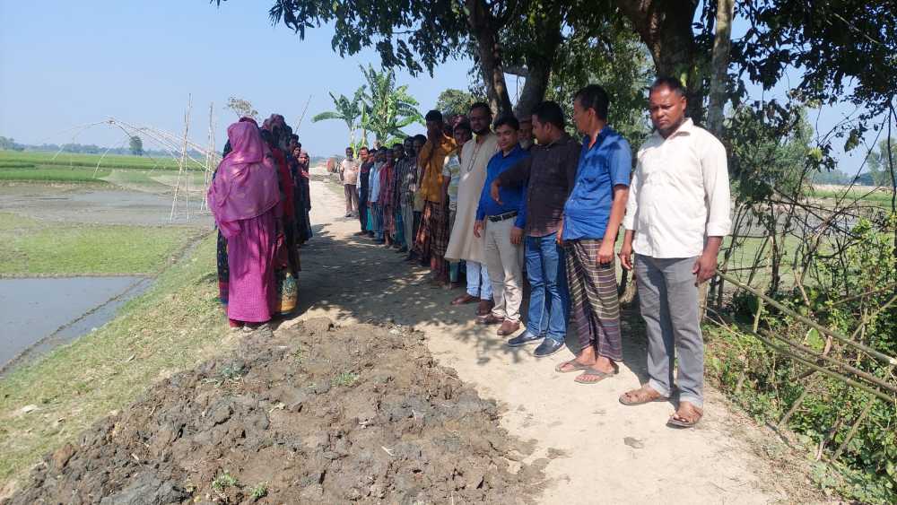 ইসলামপুরে ৪০ দিনের কর্মসূচি কাজ চলমান,  পর্যবেক্ষণে পিআইও 