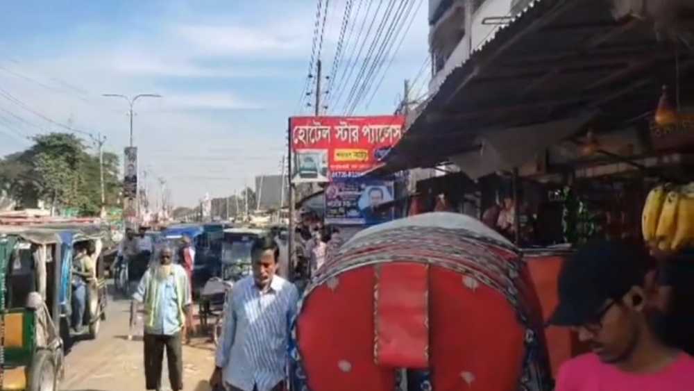 ফরিদপুরে চলছে অবরোধ কিন্তু নেই কোন প্রভাব