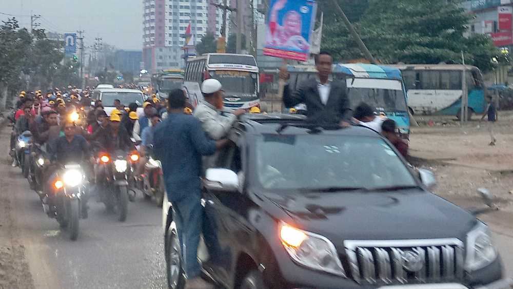 ভালুকায় নৌকার প্রচারণায় জেলা আওয়ামীলীগ নেতা ওয়াহেদ