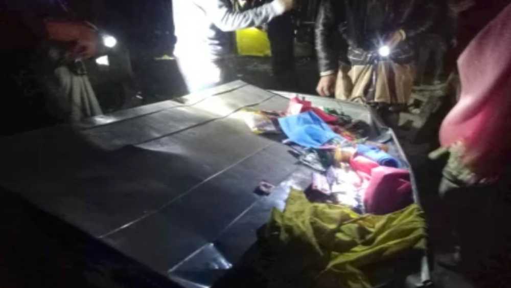 নালিতাবাড়ীতে দোকান ভেঙে আচার খেয়ে সাবার করলো বন্যহাতি