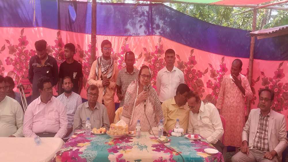 মোংলায় রাসপুজা উৎসবে নৌকায় ভোট চাইলেন হাবিবুন নাহার