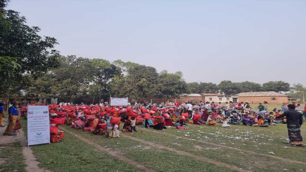 রাণীশংকৈলে শীতার্তদের মাঝে কম্বল জ্যাকেট বিতরণ