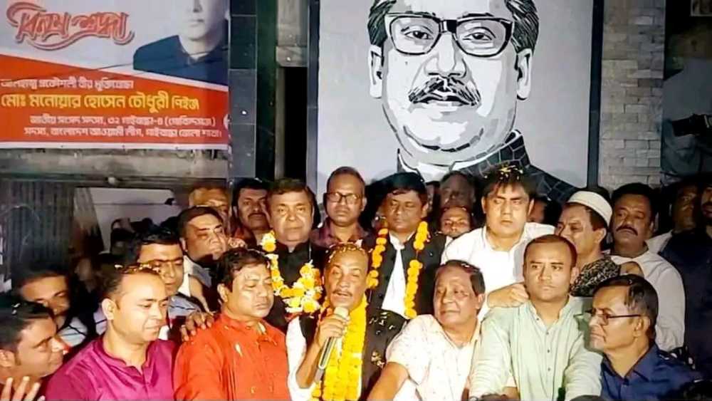 গোবিন্দগঞ্জবাসীর ভালোবাসায় মুগ্ধ হলেন নৌকার প্রার্থী আবুল কালাম আজাদ
