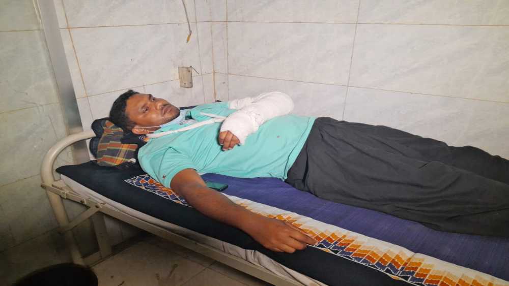 পাবনায় ব্যবসায়ীকে মারধর করে পৌণে ৫ লাখ টাকা ছিনতাই