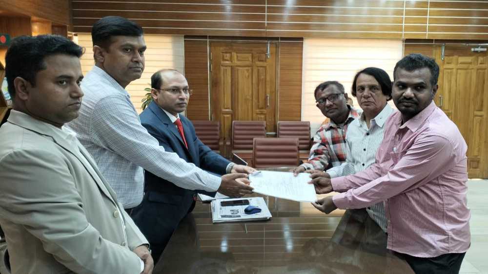 কটিয়াদী-পাকুন্দিয়া আসনে মনোনয়নপত্র জমা দিলেন সাংবাদিক আশরাফ আলী