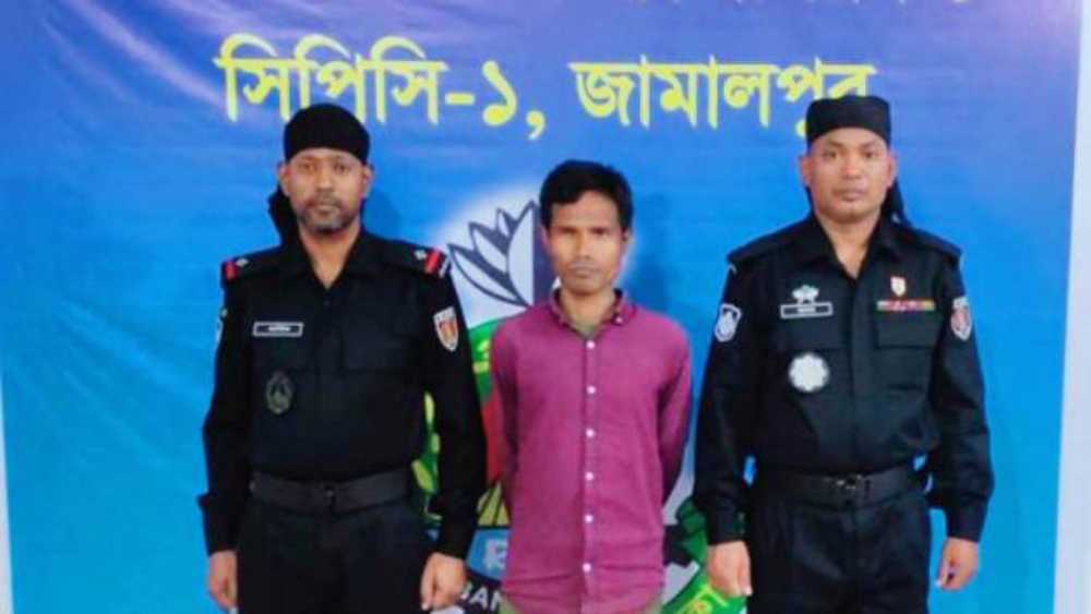 নালিতাবাড়ীতে ৯৫ বোতল ভারতীয় মদসহ যুবক গ্রেপ্তার