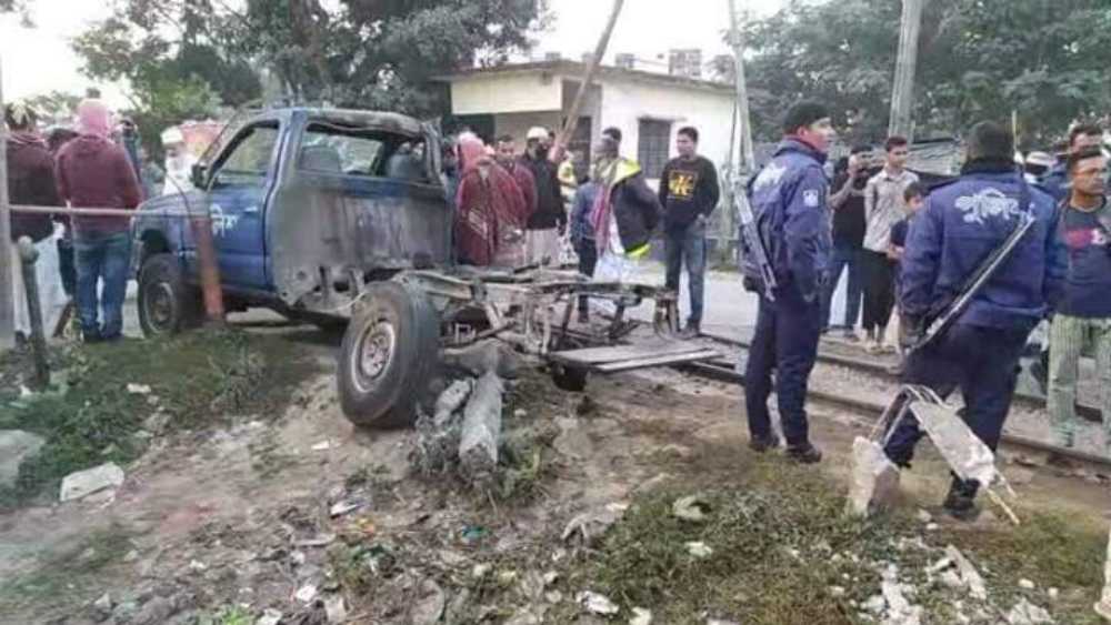 জামালপুরে পুলিশ ভ্যানে ট্রেনের ধাক্কায় পুলিশ সদস্য নিহত