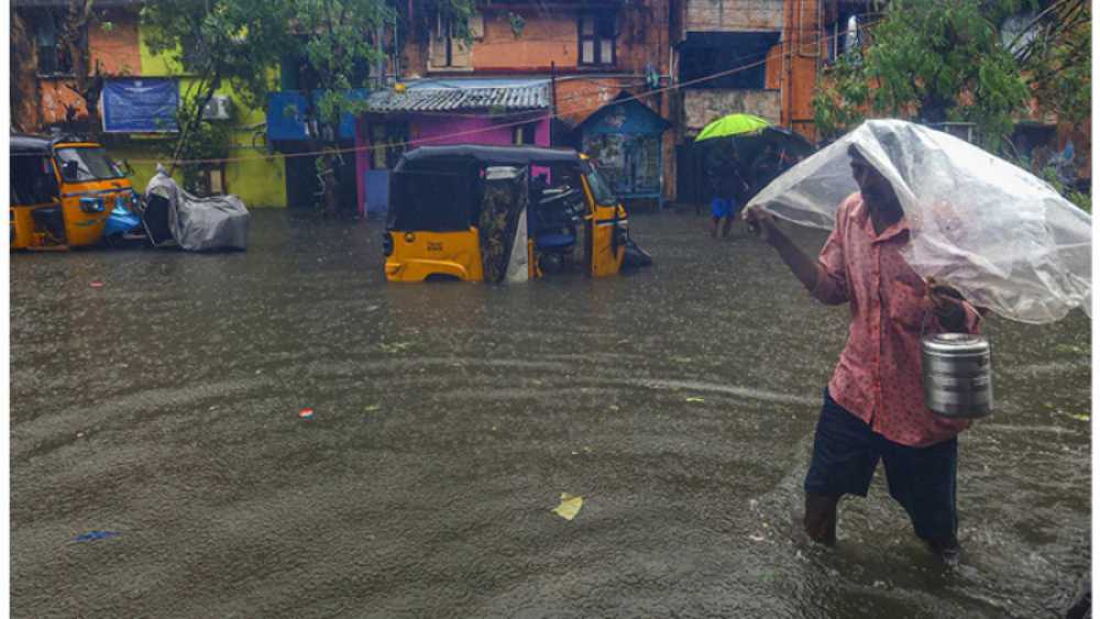 ভারী বৃষ্টিতে চেন্নাইয়ে ৫ জনের মৃত্যু, বিমানবন্দর বন্ধ